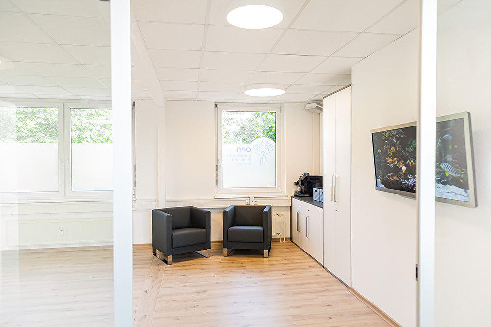 Orthopäde Ratingen - Dr. Tim Adams - Wartezimmer